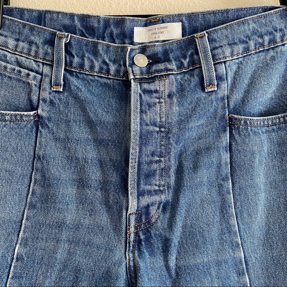 Anthropologie Levi’s Altered Straight High-Rise Cropped Jeans 32 - Picture 5 of 7